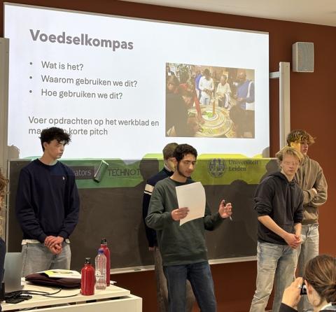 leerlingen voor digibord